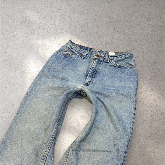 !! SOLD DO NOT BUY !! Levi’s 912 High Rise Ripped Thigh Straight Jeans - Picture 4 of 8